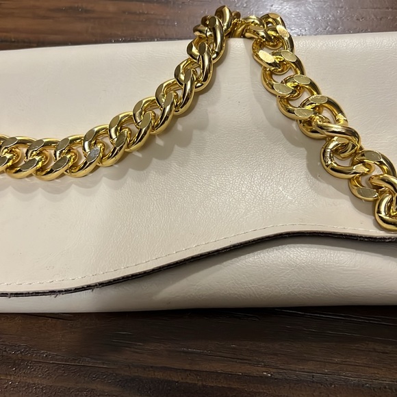 Cream Leather Chainlink Clutch - Picture 3 of 9